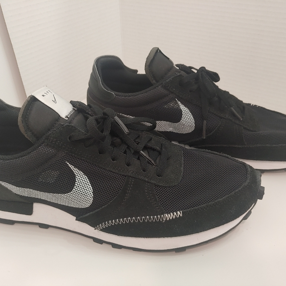 Nike DBreak Men Size 12 Like New Retro Runner